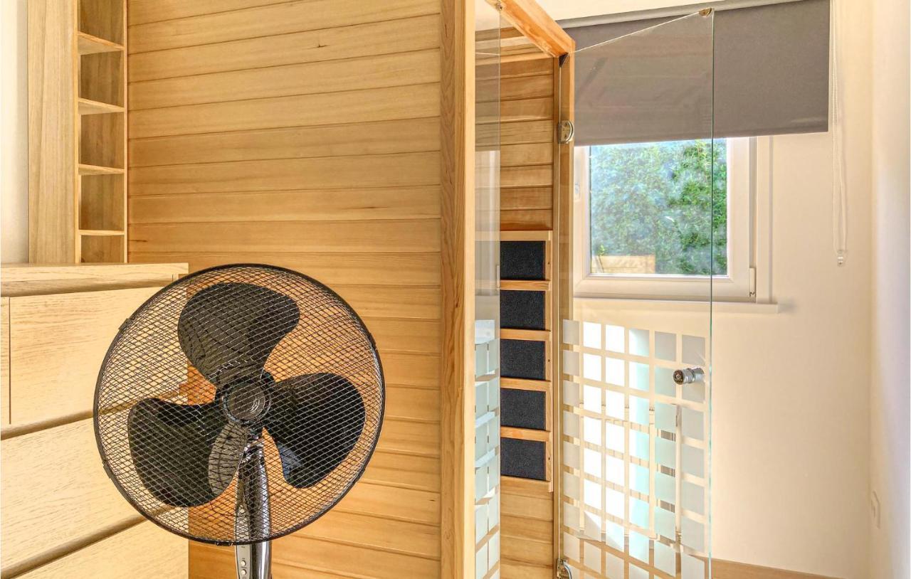 Cozy Home In Heinkenszand With Sauna Zewnętrze zdjęcie